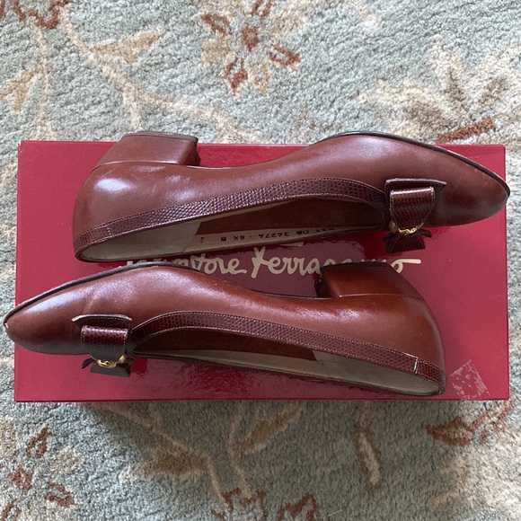 Vintage Salvatore Ferragamo Leather Heels - 6.5 - Picture 5 of 12